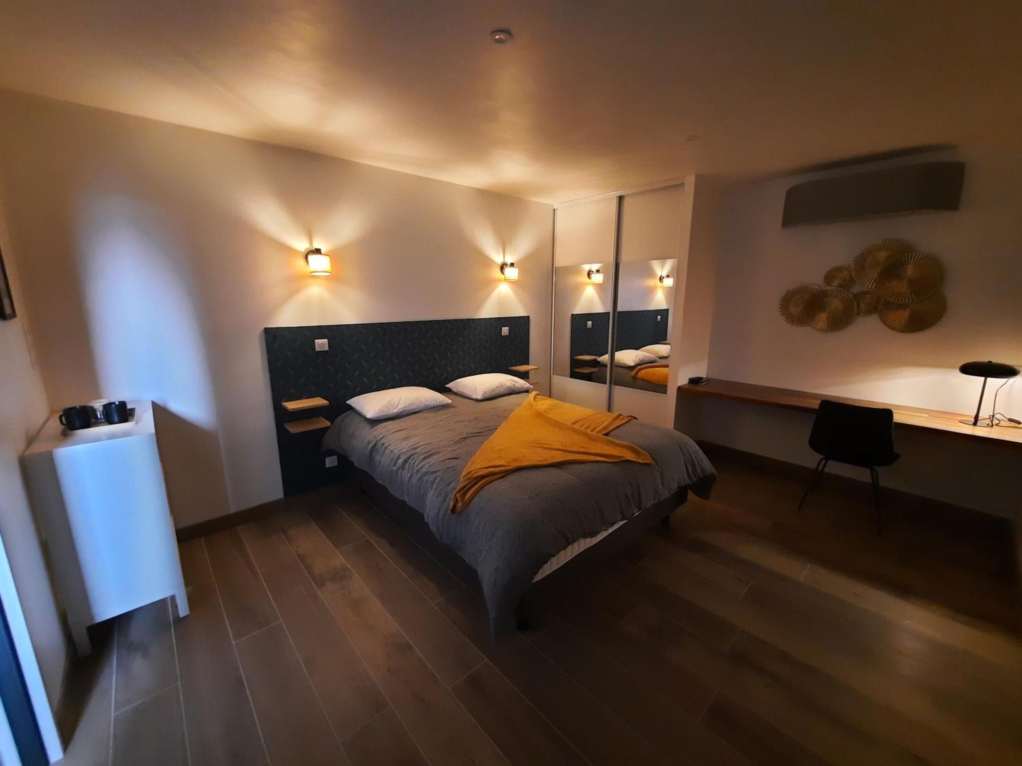 Petit Coin De Paradis, Calme Et Confort Garantie ! Chambre Independante Dans Une Dependance ! Montauban Esterno foto
